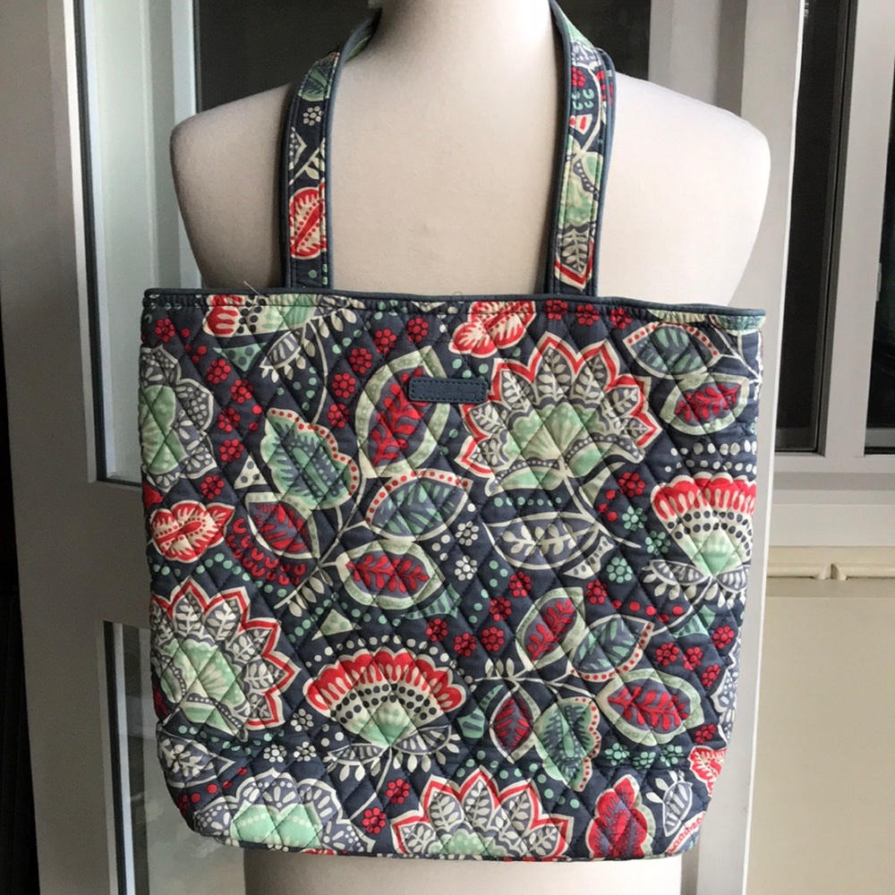Perfect Vera Brady Tote Blue Fauna